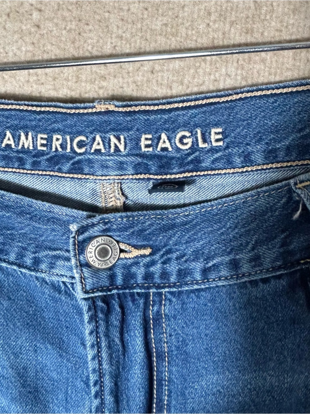 American Eagle Low‎ Rise Baggy Flare Jeans Womens 18R  Raw Hem Whiskered Denim - Picture 2 of 16